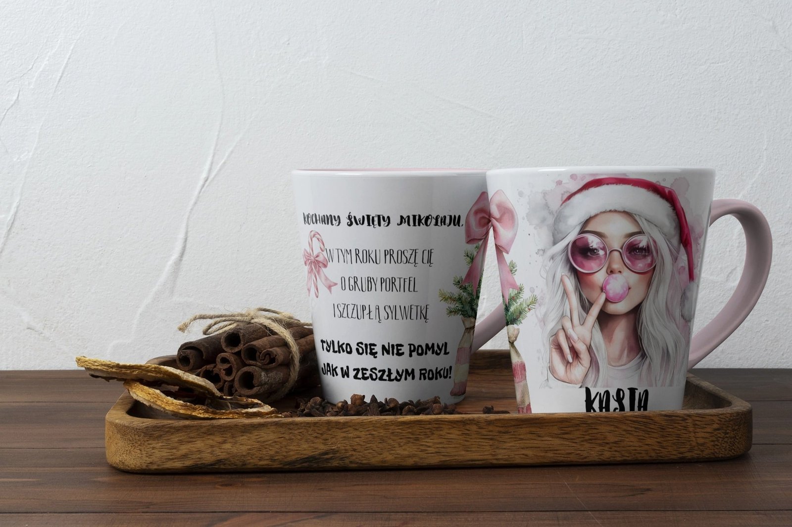 Personalizowany ceramiczny kubek ze świątecznym napisem „Kochany Święty Mikołaju”