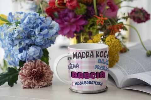 Personalizowany kubek z grafiką „Babcia moja bohaterka”