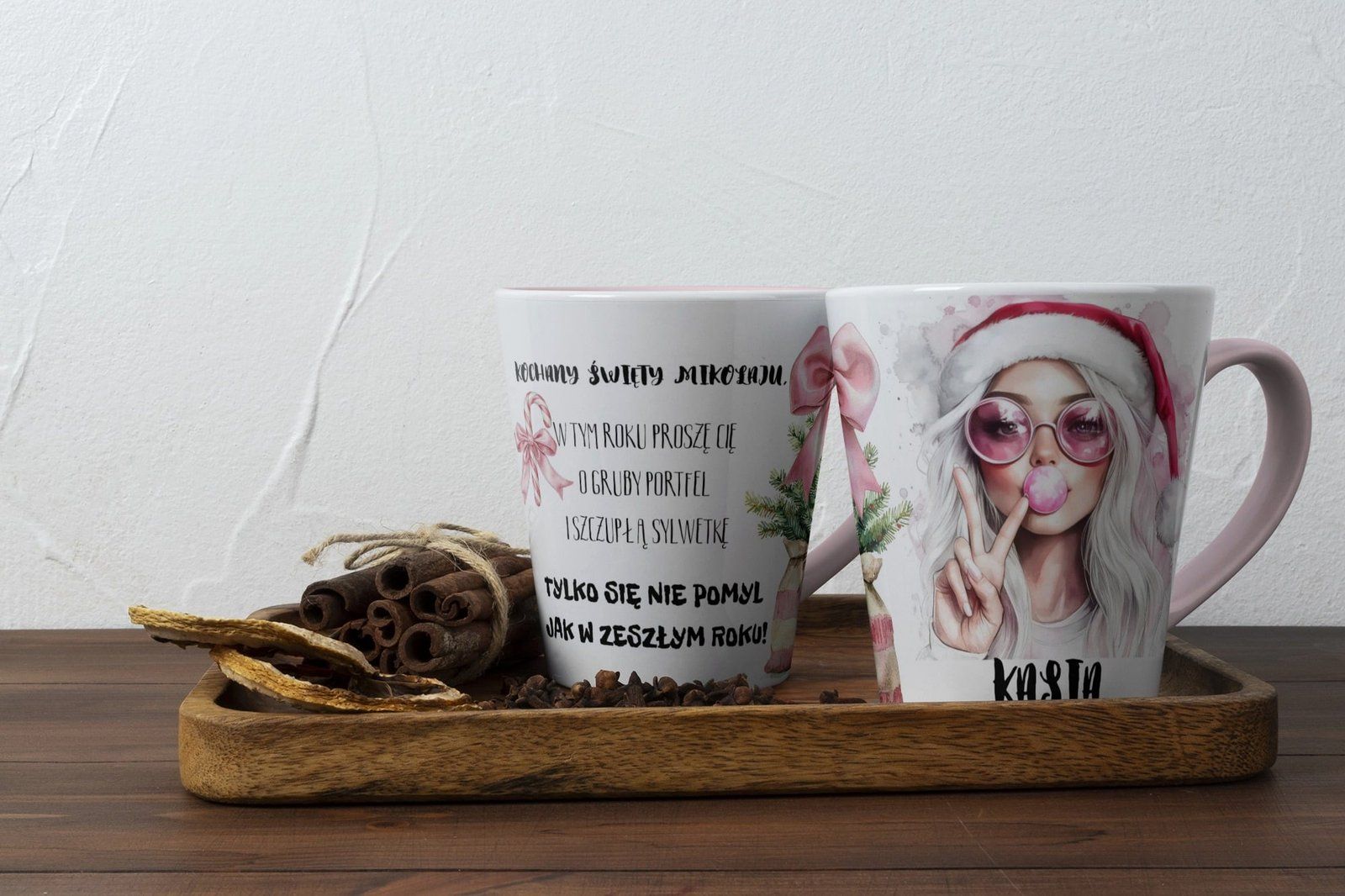 Personalizowany ceramiczny kubek ze świątecznym napisem „Kochany Święty Mikołaju”